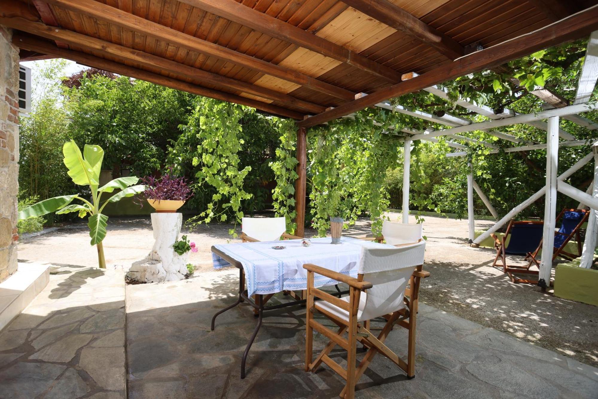 Madlen Apartments Nea Skioni Exterior photo